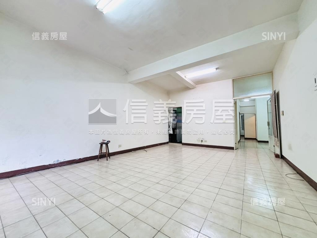 亞灣區公園旁質感公寓一樓房屋室內格局與周邊環境