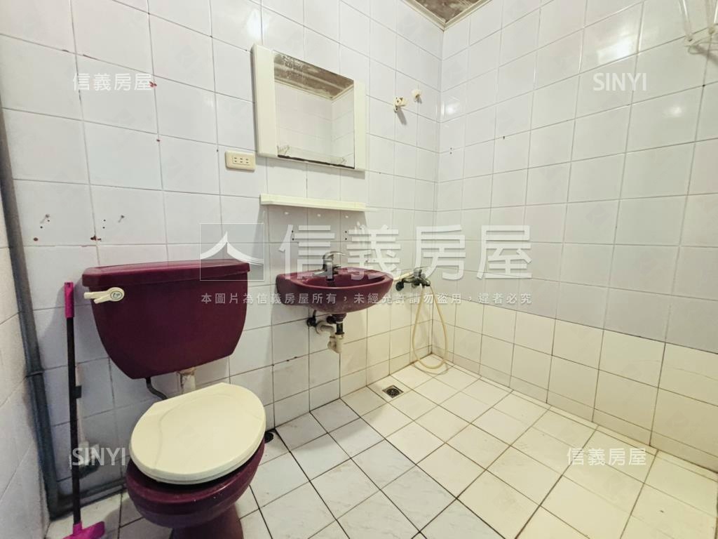 亞灣區公園旁質感公寓一樓房屋室內格局與周邊環境