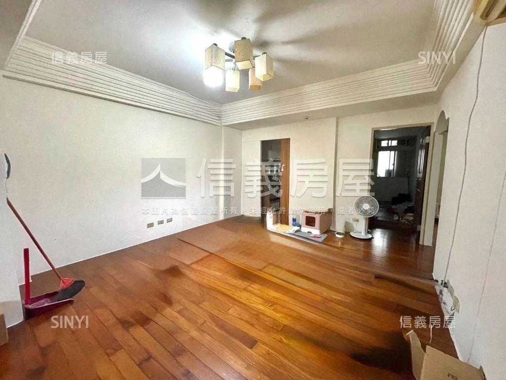 成家首選｜中正電梯三房房屋室內格局與周邊環境