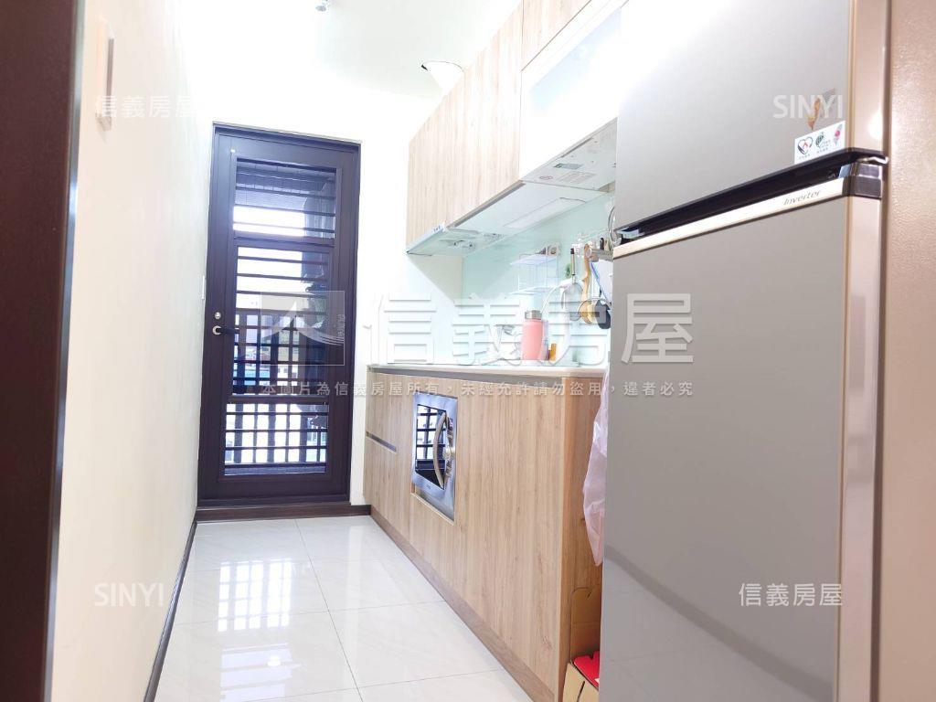 美術白天鵝Ａ棟裝潢平車房屋室內格局與周邊環境