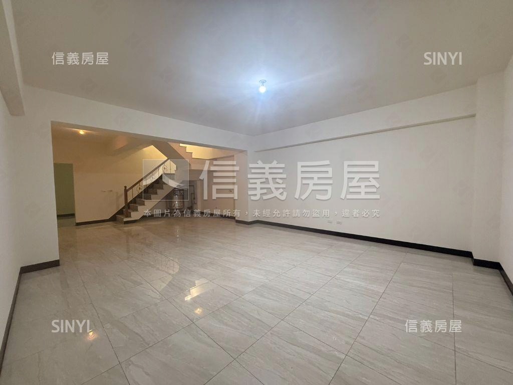 五楊之星美透天房屋室內格局與周邊環境
