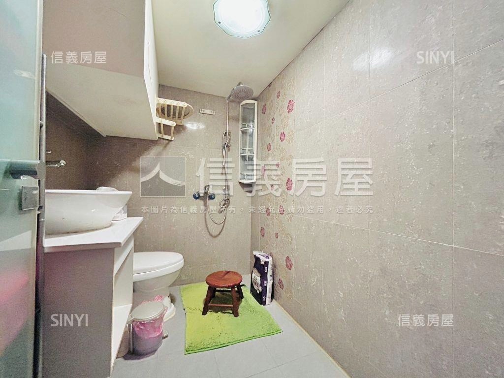 大業路黃金１樓庭院屋房屋室內格局與周邊環境