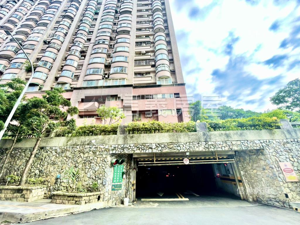 淡江柏園美景高樓三房車位房屋室內格局與周邊環境