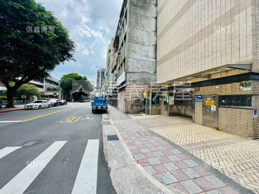 快易居Ⅱ☆電梯三房車位房屋室內格局與周邊環境