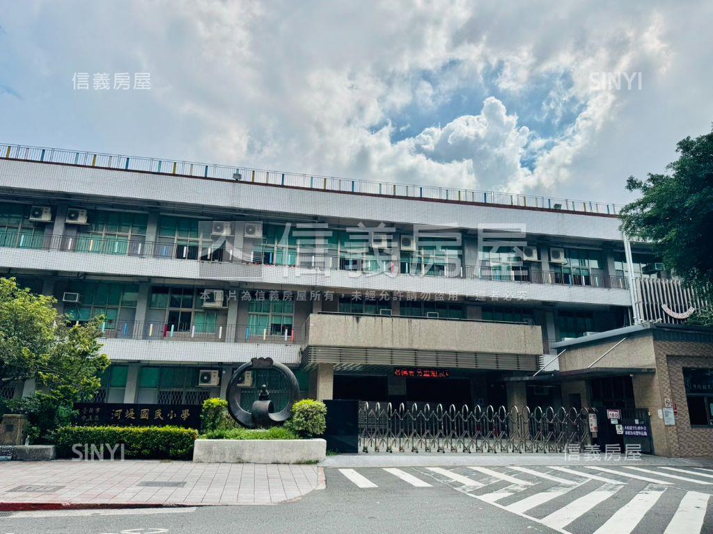 快易居Ⅱ☆電梯三房車位房屋室內格局與周邊環境