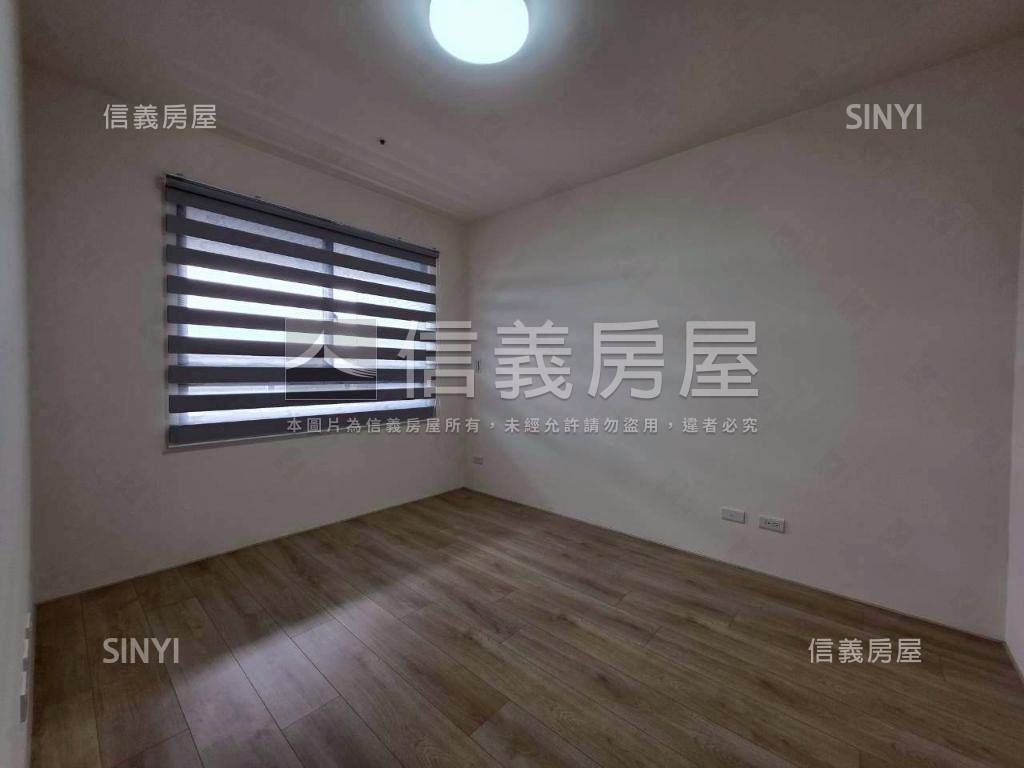 富宇上城３房頂樓戶房屋室內格局與周邊環境