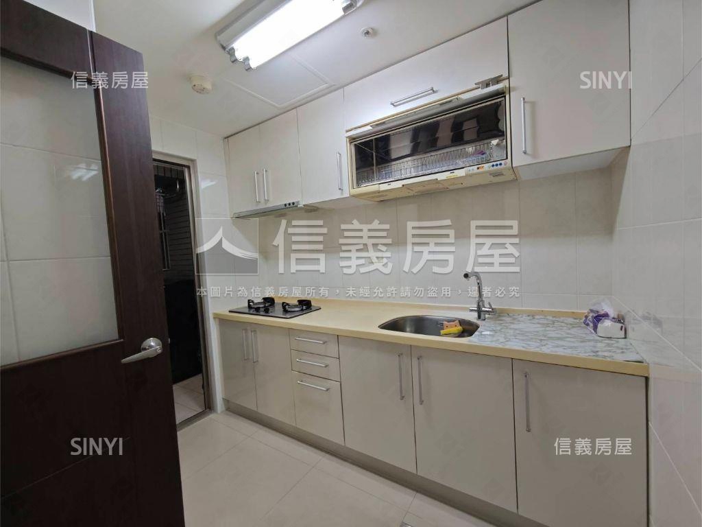 富貴賞高樓平面車位房屋室內格局與周邊環境