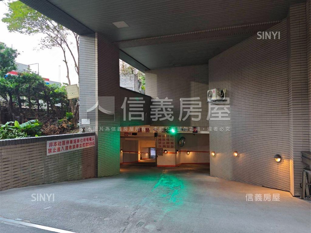 富貴賞高樓平面車位房屋室內格局與周邊環境