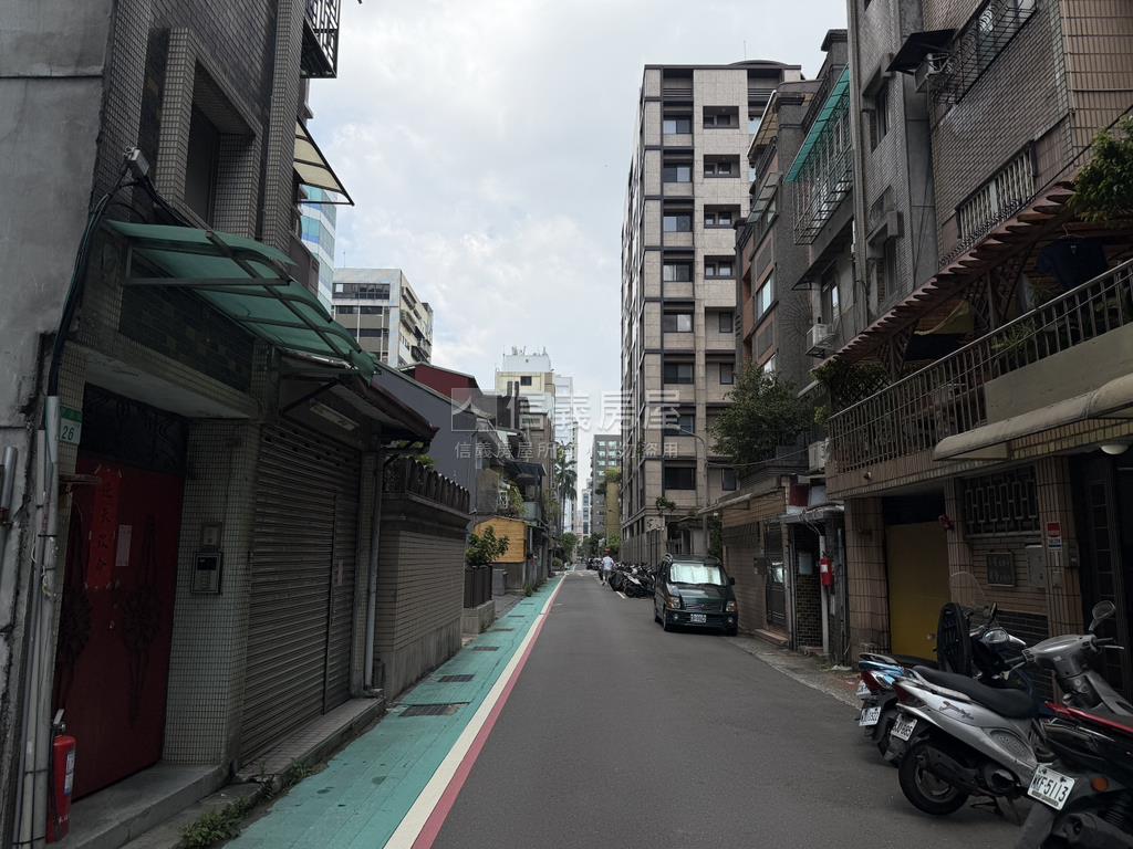 伊通獨棟低總公寓二樓房屋室內格局與周邊環境