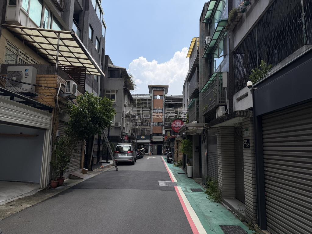 伊通獨棟低總公寓二樓房屋室內格局與周邊環境