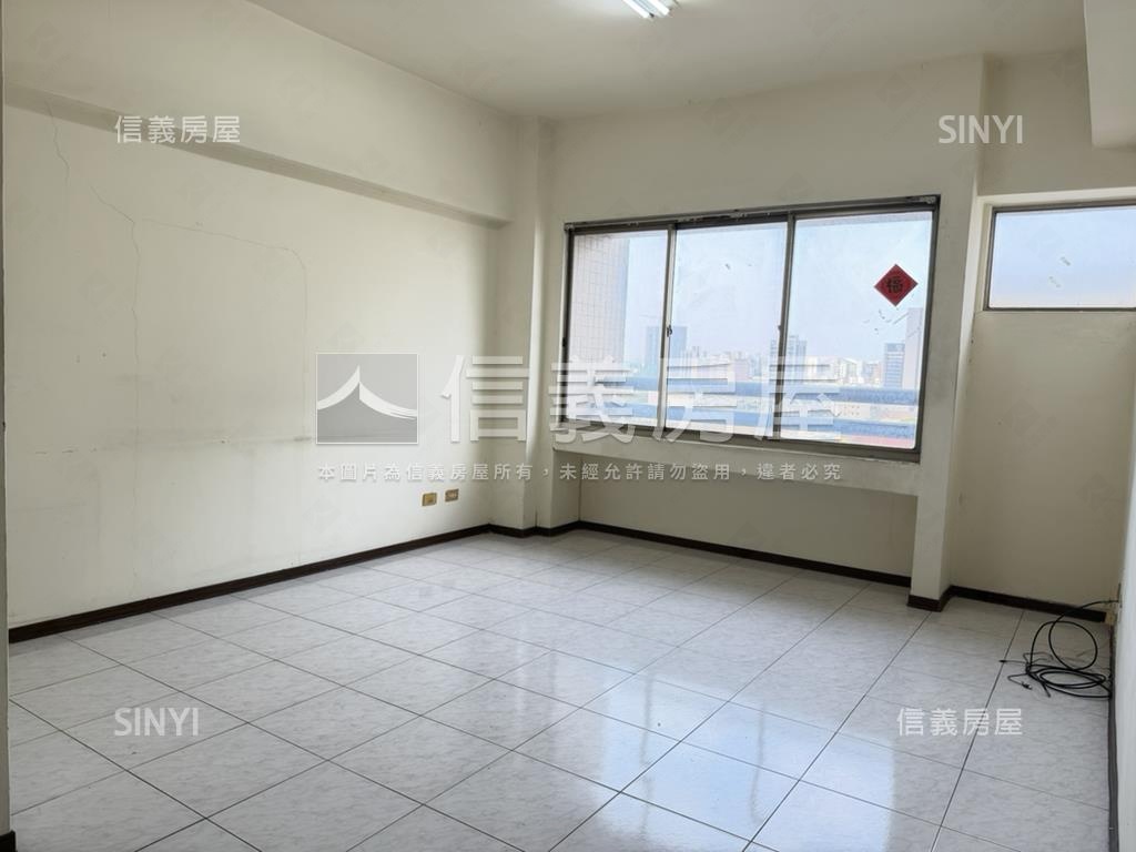 特區歐洲皇家四房美居房屋室內格局與周邊環境