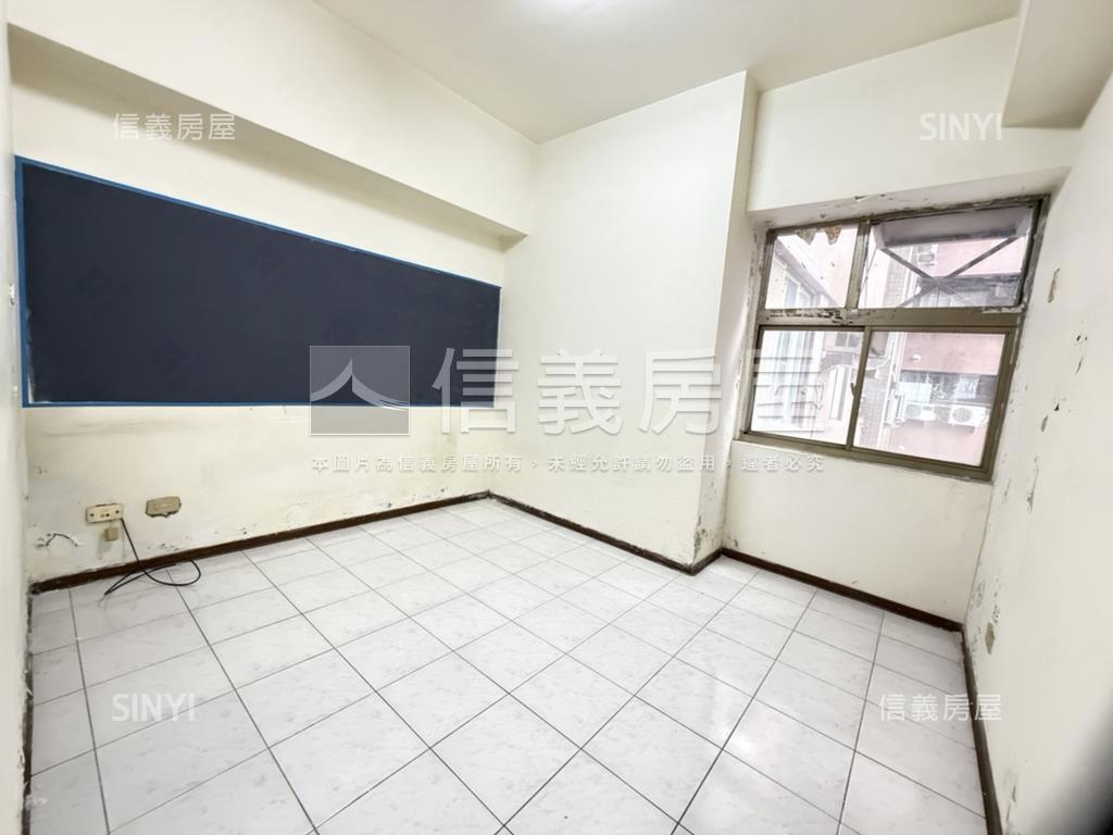 特區歐洲皇家四房美居房屋室內格局與周邊環境