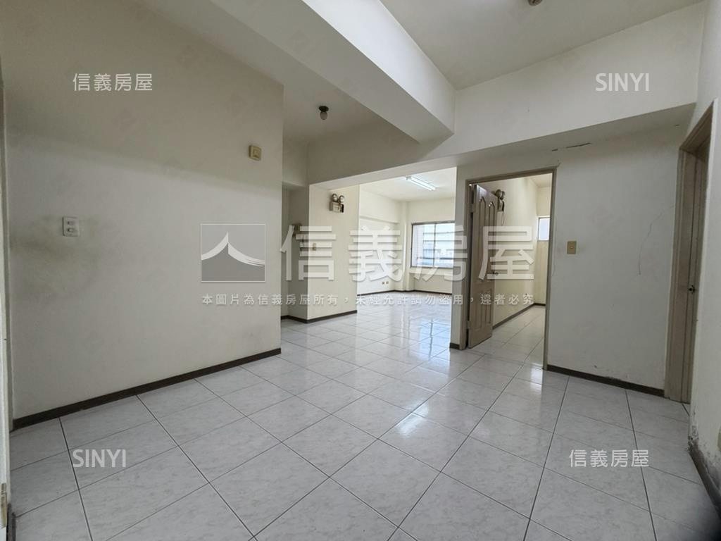 特區歐洲皇家四房美居房屋室內格局與周邊環境