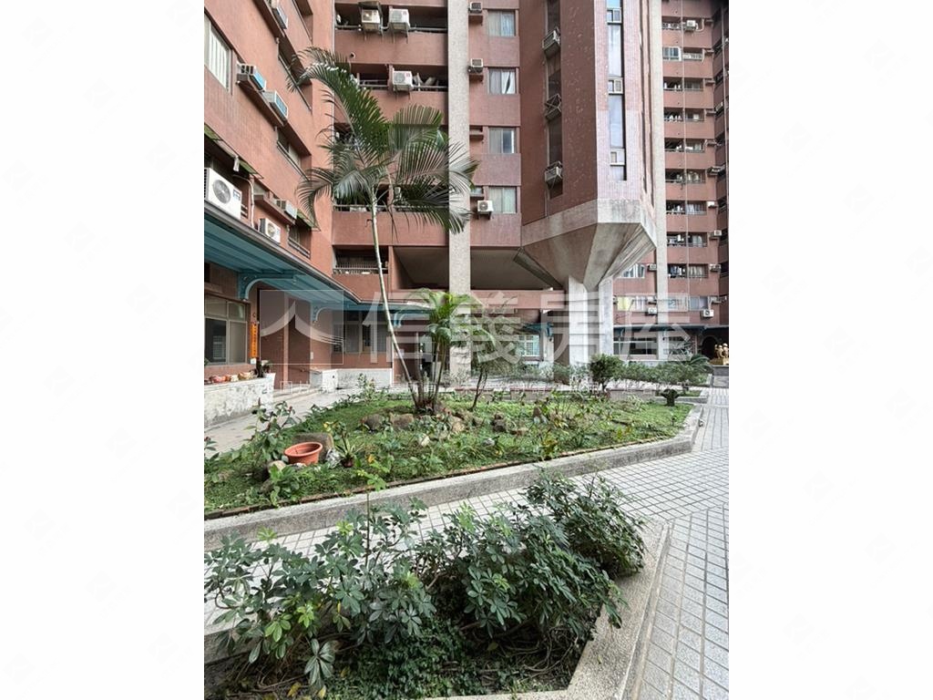 特區歐洲皇家四房美居房屋室內格局與周邊環境