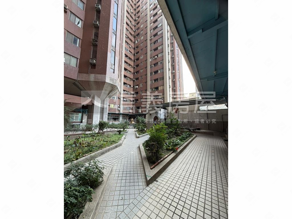 特區歐洲皇家四房美居房屋室內格局與周邊環境