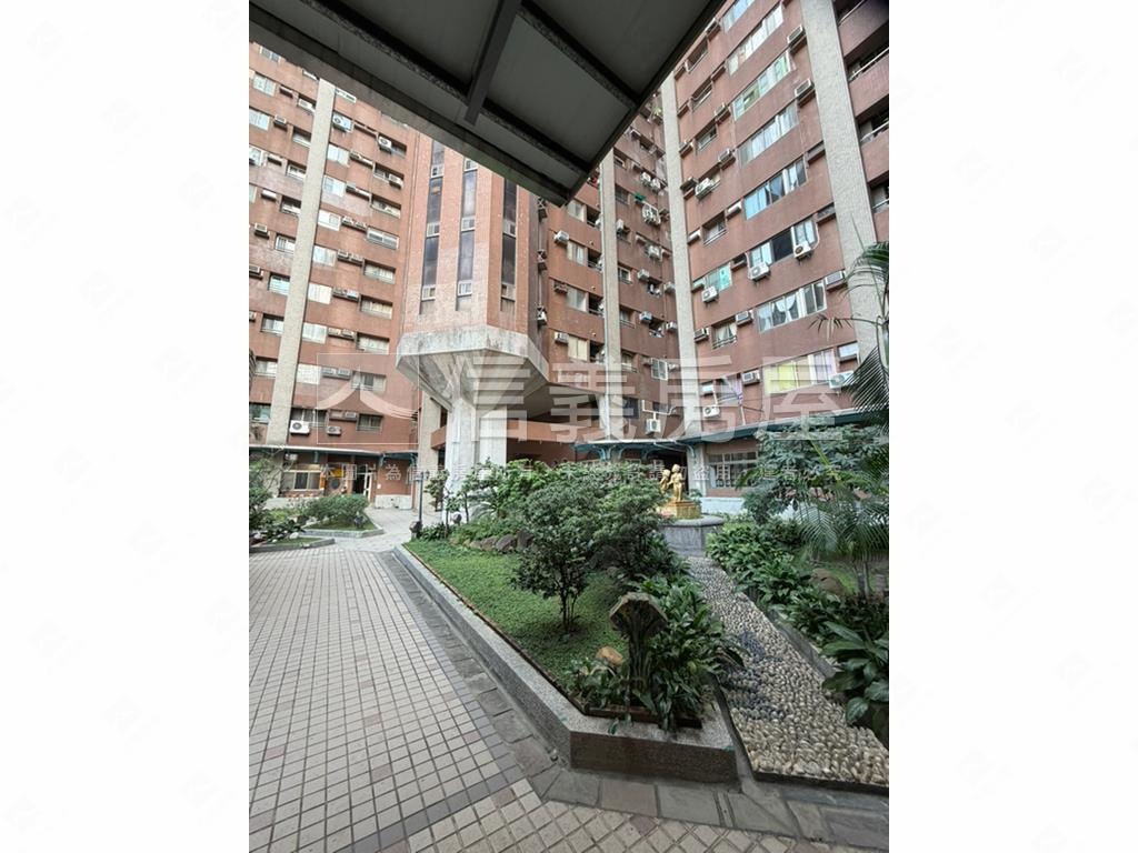 特區歐洲皇家四房美居房屋室內格局與周邊環境