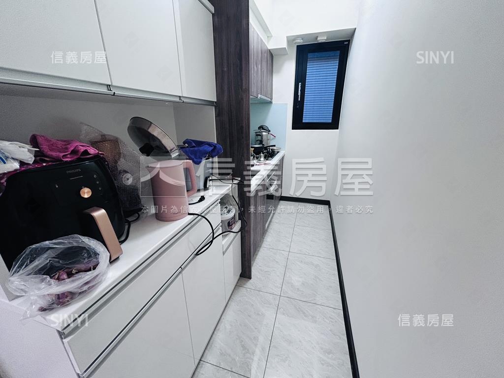 捷運中山直美次高樓層房屋室內格局與周邊環境