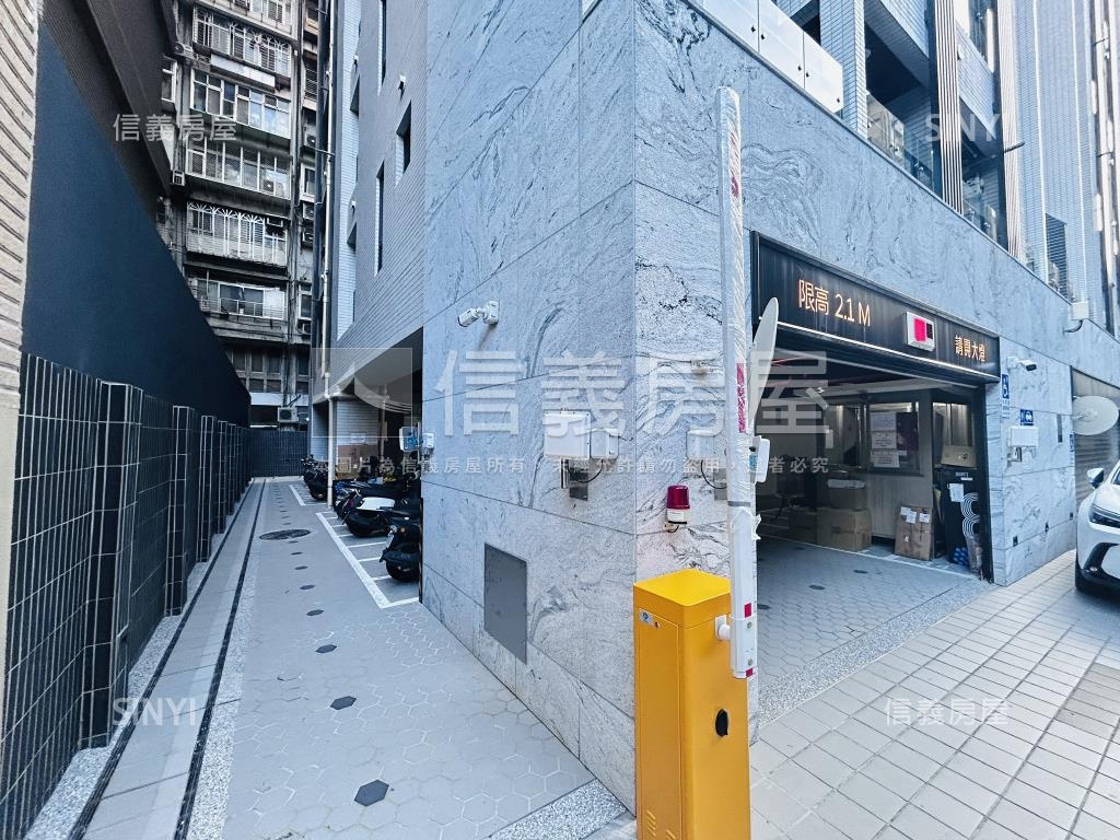 捷運中山直美次高樓層房屋室內格局與周邊環境