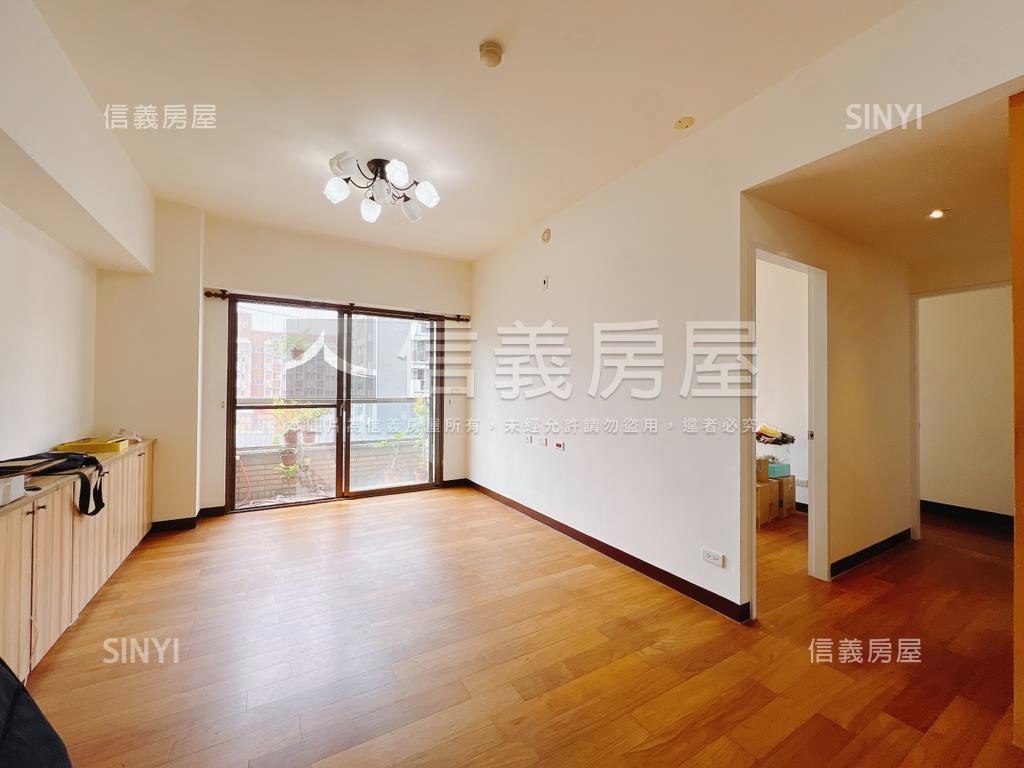 情定水蓮邊間戶三房車位房屋室內格局與周邊環境