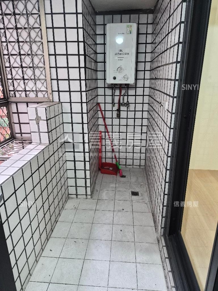 慶懋巨鎮四房車位房屋室內格局與周邊環境