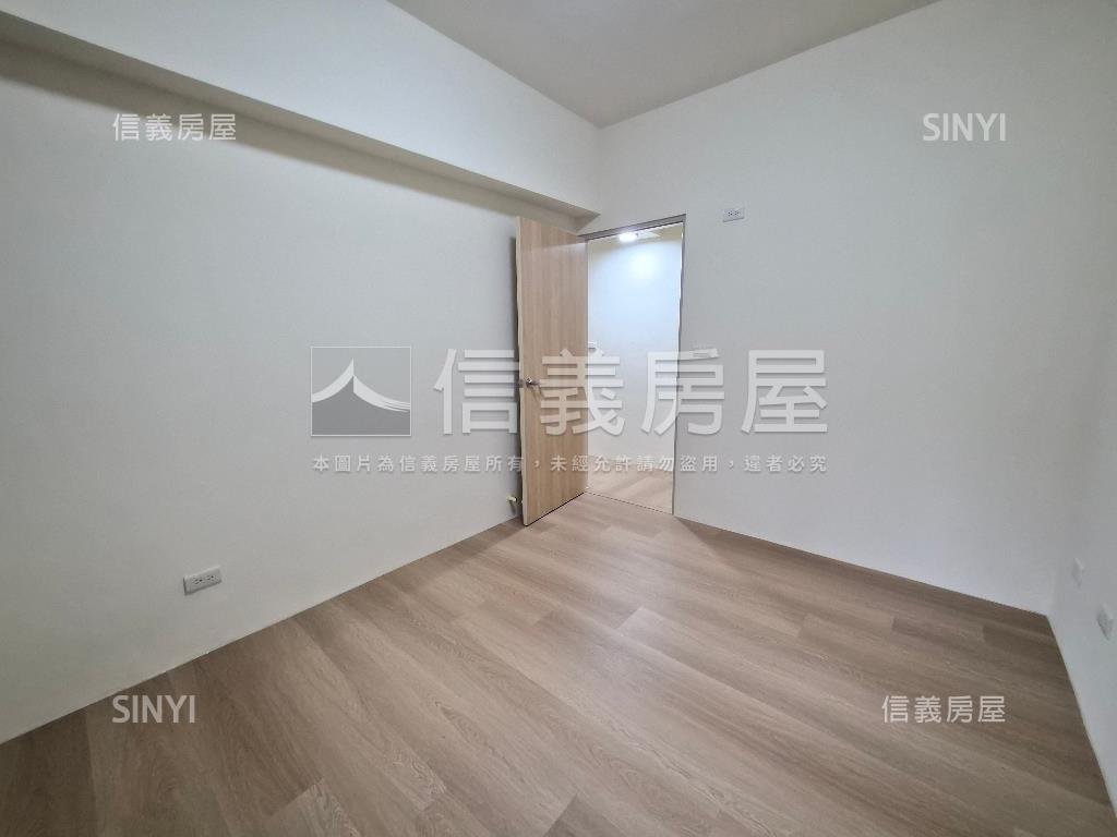 慶懋巨鎮四房車位房屋室內格局與周邊環境