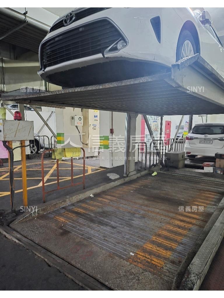 慶懋巨鎮四房車位房屋室內格局與周邊環境