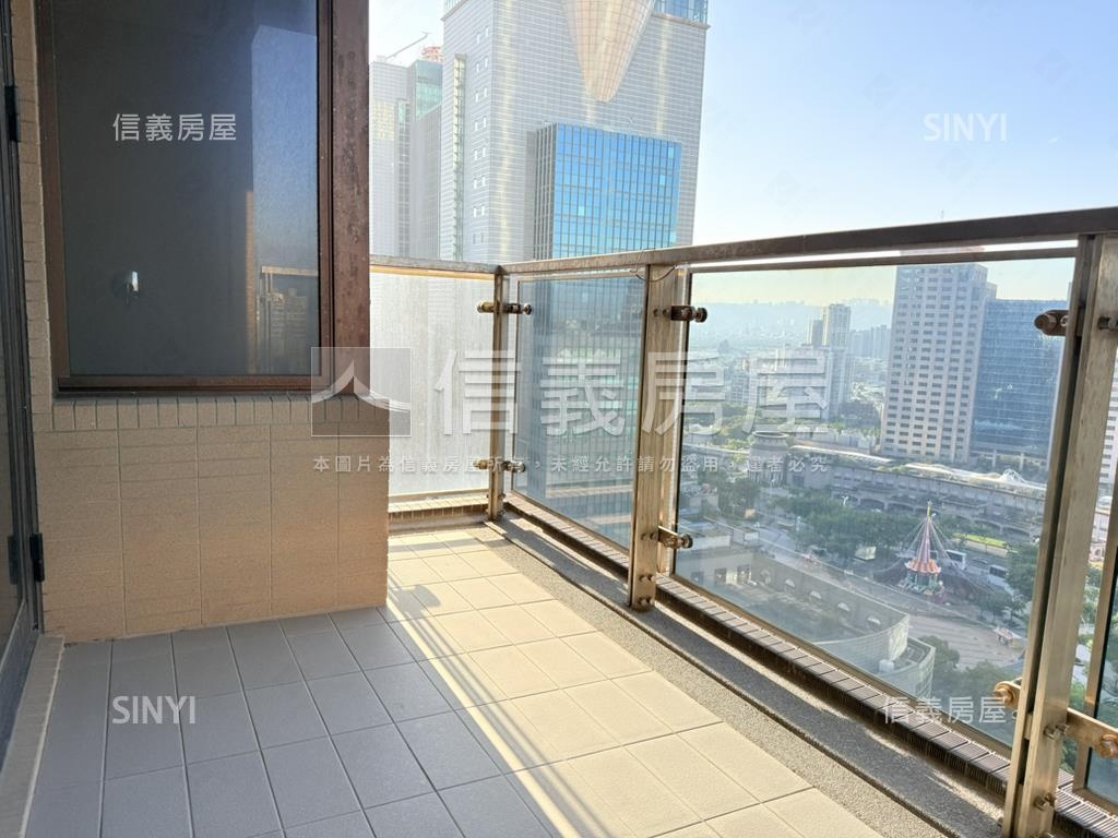 橋峰Ａ＋高樓面耶誕城廣場房屋室內格局與周邊環境