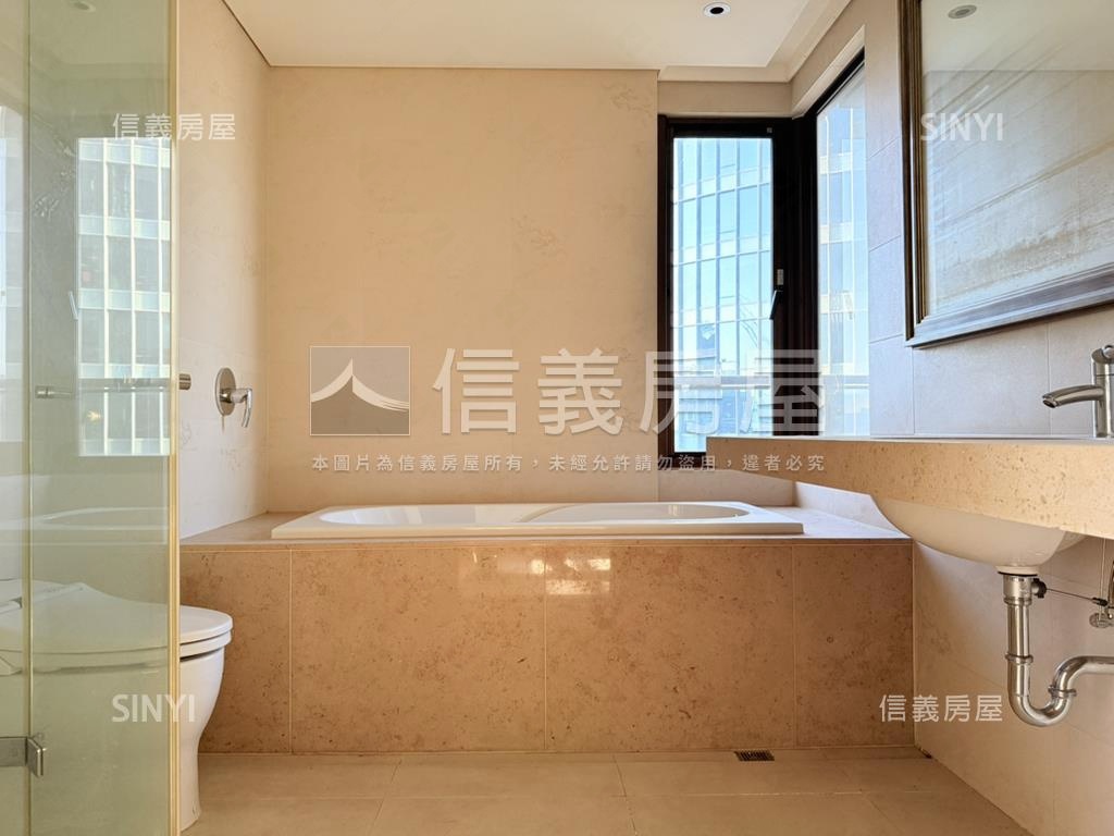 橋峰Ａ＋高樓面耶誕城廣場房屋室內格局與周邊環境