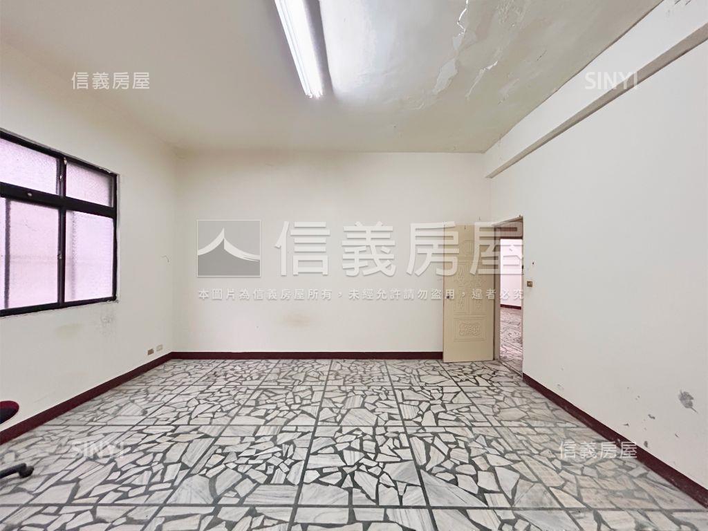 稀有大坪數公寓一樓方便停房屋室內格局與周邊環境