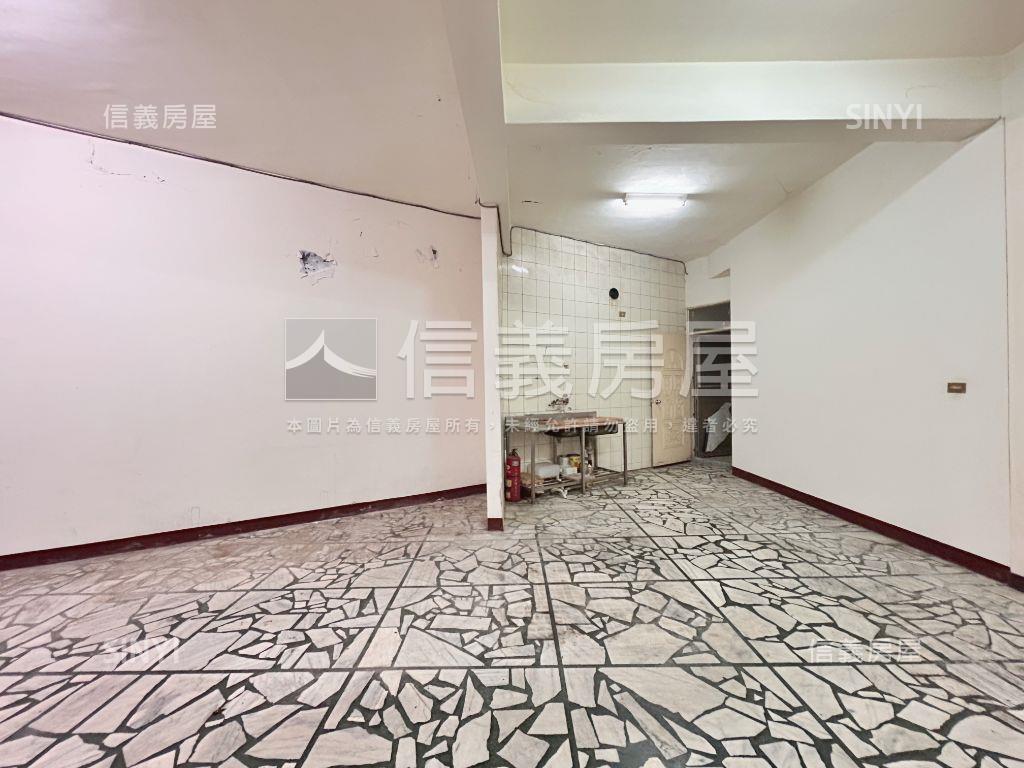稀有大坪數公寓一樓方便停房屋室內格局與周邊環境