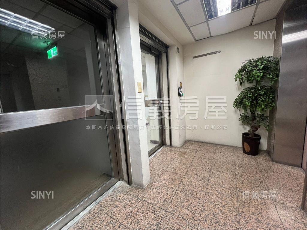 新莊中正路辦公室房屋室內格局與周邊環境