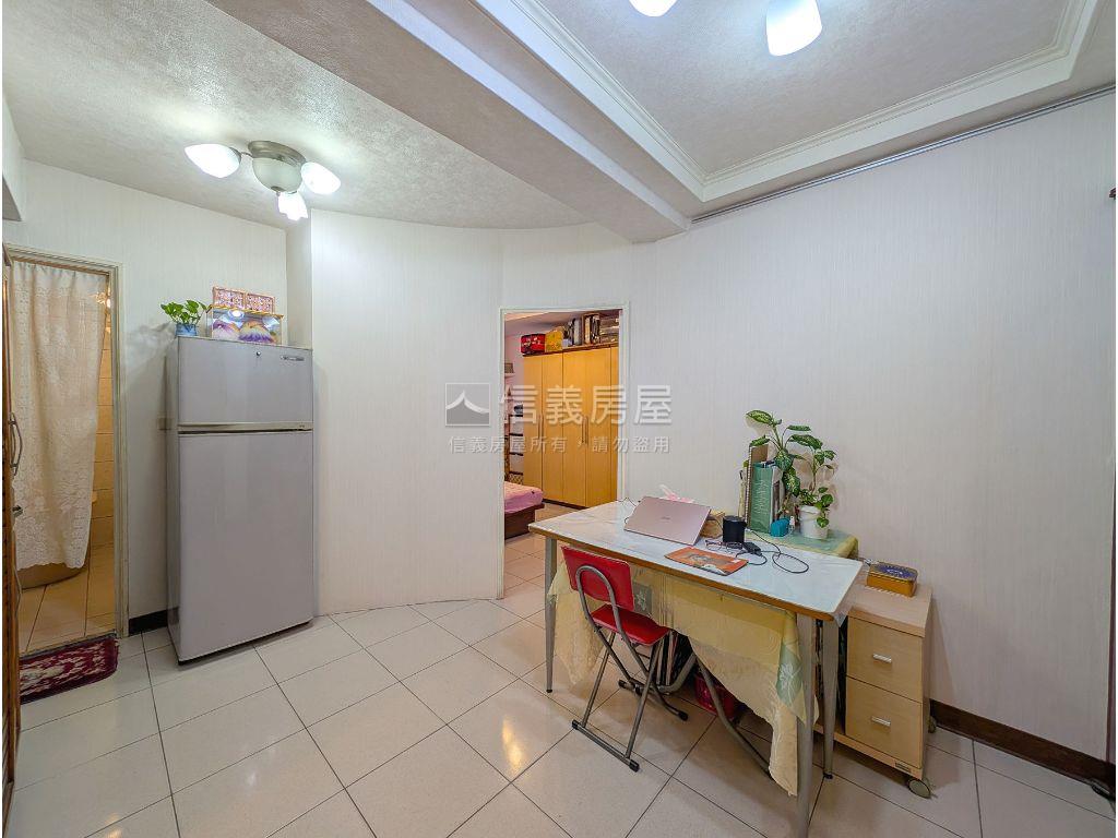 新朝代採光通風大２房房屋室內格局與周邊環境