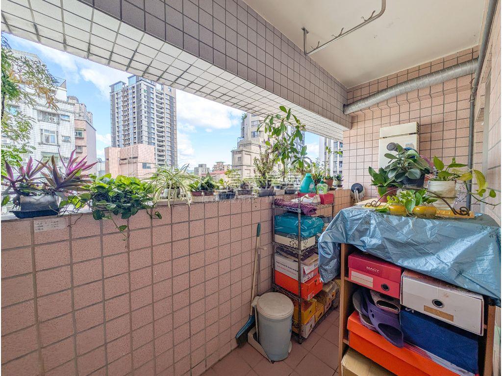 新朝代採光通風大２房房屋室內格局與周邊環境