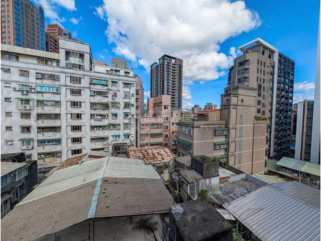 新朝代採光通風大２房房屋室內格局與周邊環境
