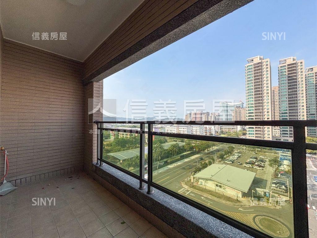 輕軌站旁景觀三房一室平車房屋室內格局與周邊環境