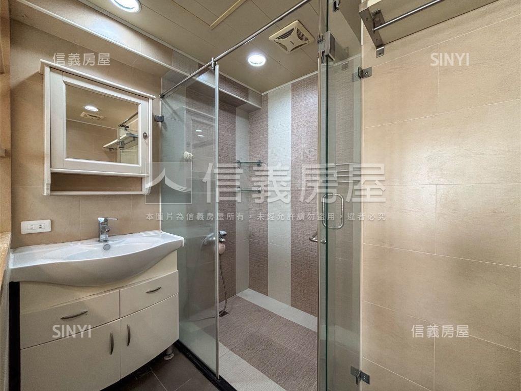 輕軌站旁景觀三房一室平車房屋室內格局與周邊環境