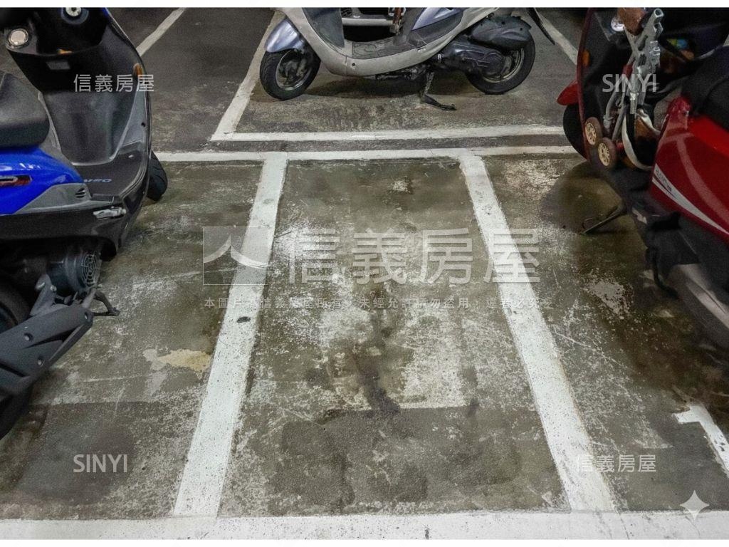 輕軌站旁景觀三房一室平車房屋室內格局與周邊環境