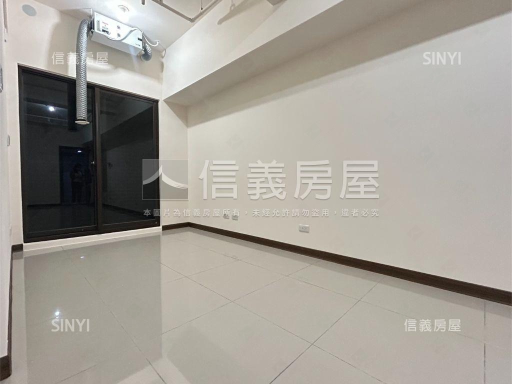 近輕軌高樓景觀兩房車位房屋室內格局與周邊環境