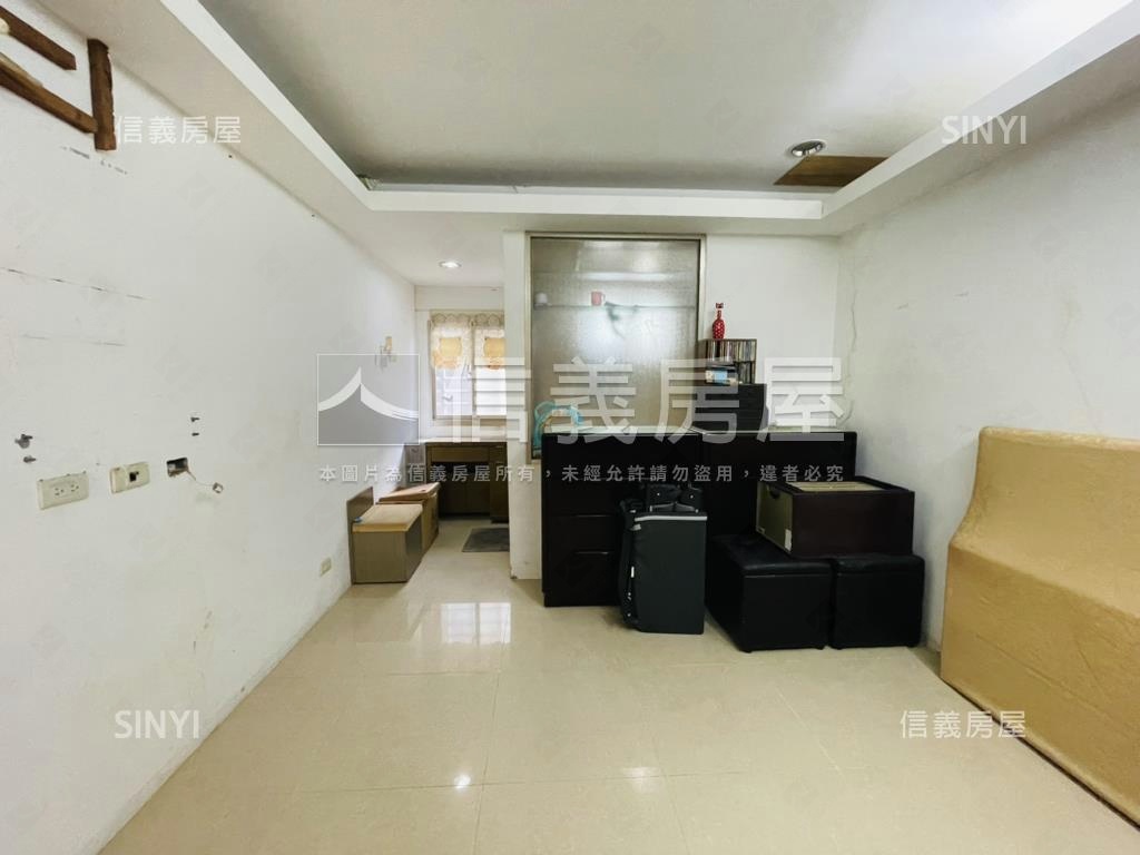 前後陽台自強方正三樓房屋室內格局與周邊環境