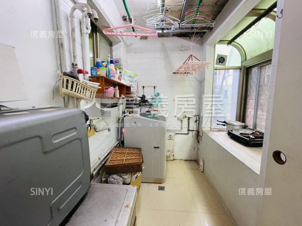 前後陽台自強方正三樓房屋室內格局與周邊環境