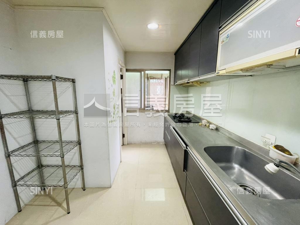 前後陽台自強方正三樓房屋室內格局與周邊環境