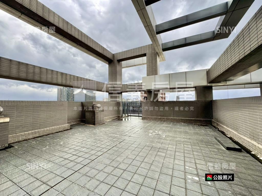 柳堤公園。臻藏兩房車位房屋室內格局與周邊環境