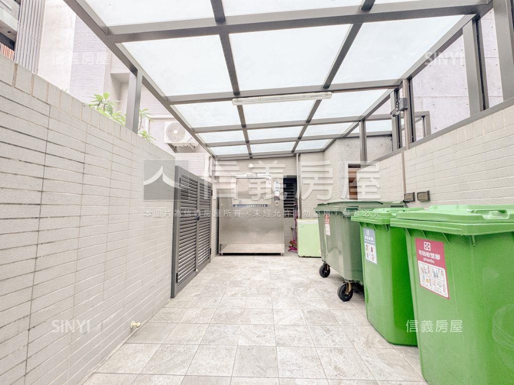 高醫輕屋齡高樓兩房平車房屋室內格局與周邊環境