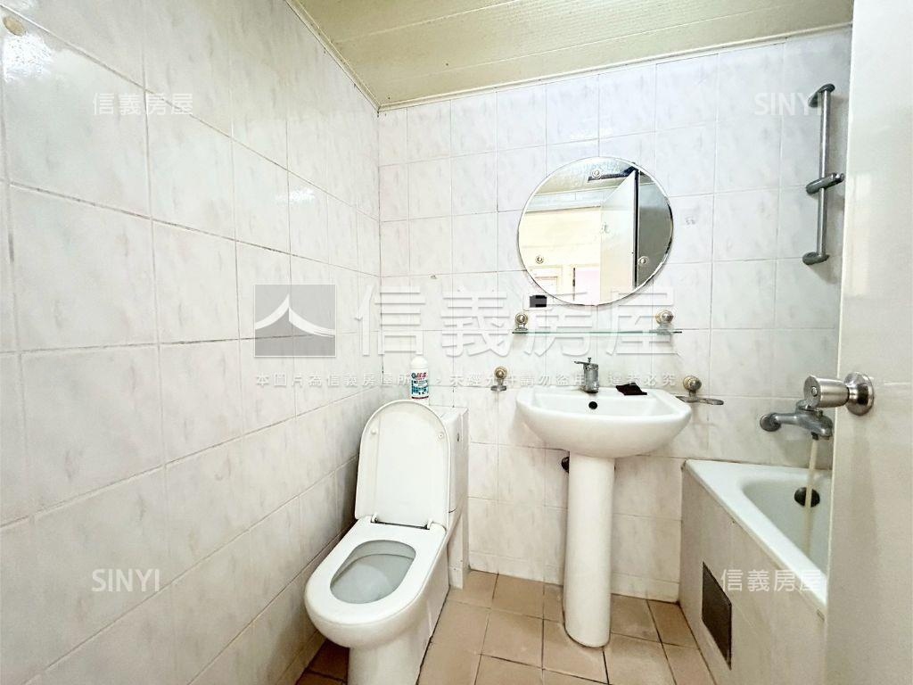 裕毛屋三房附車位房屋室內格局與周邊環境