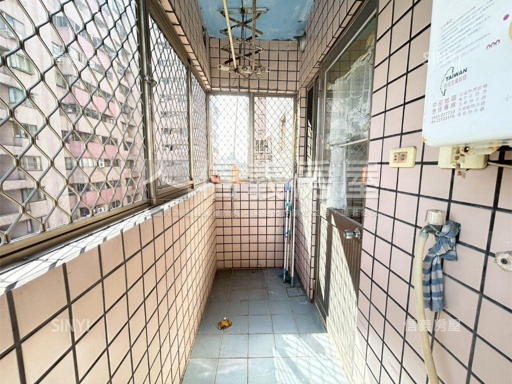 裕毛屋三房附車位房屋室內格局與周邊環境