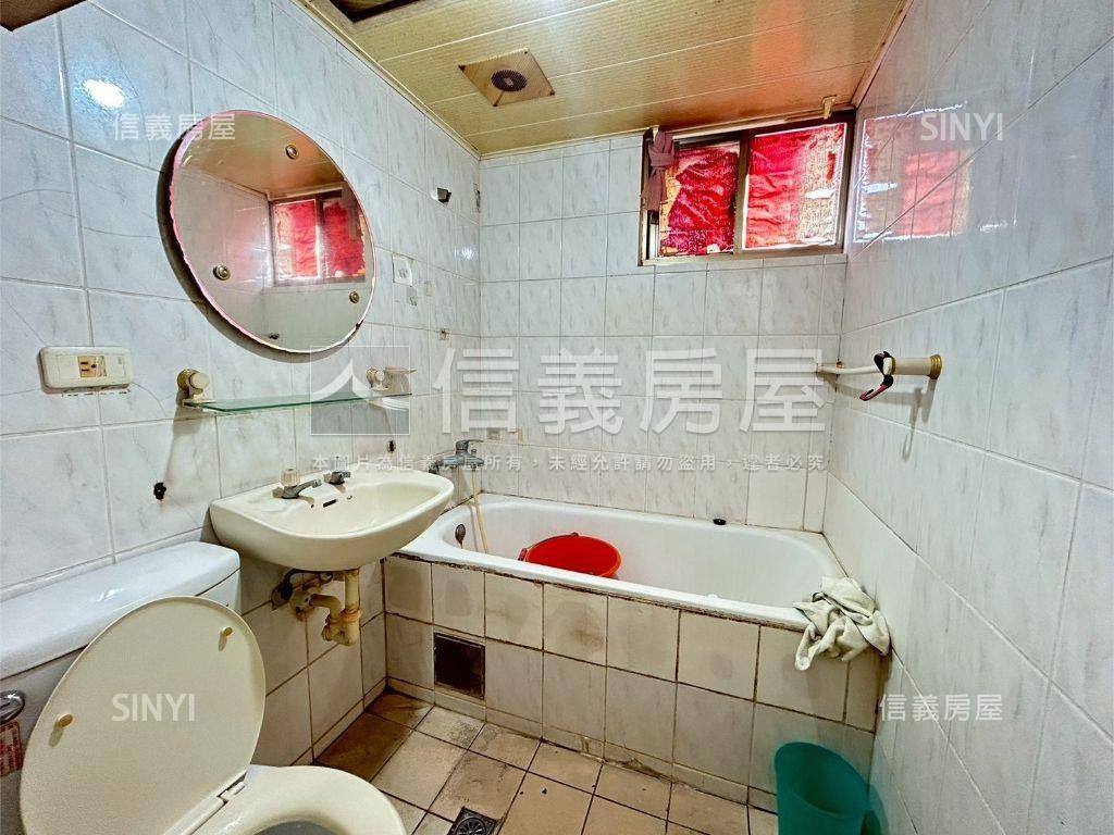 裕毛屋三房附車位房屋室內格局與周邊環境