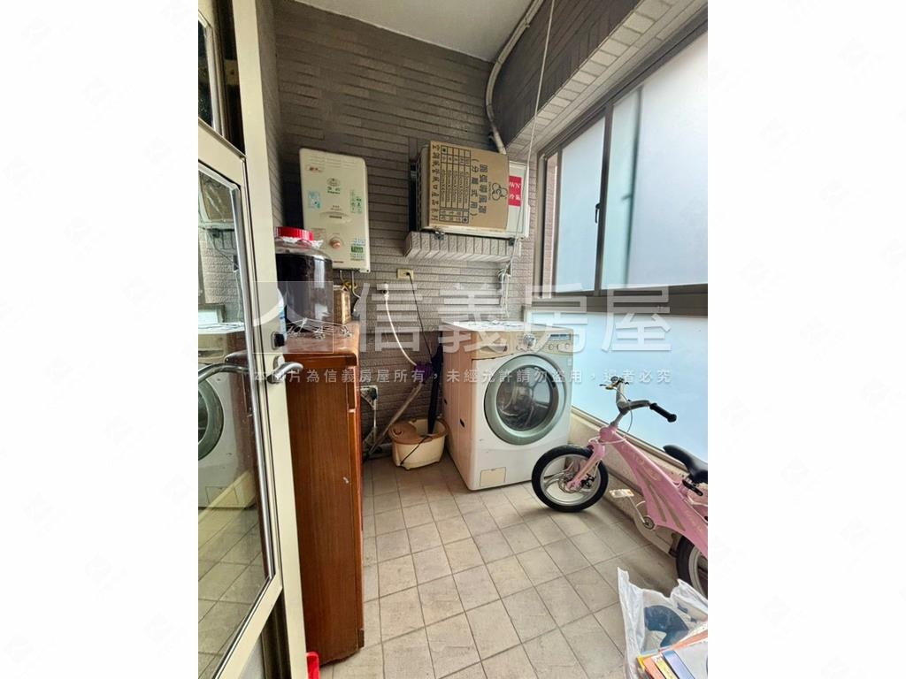 新都心四房車位房屋室內格局與周邊環境