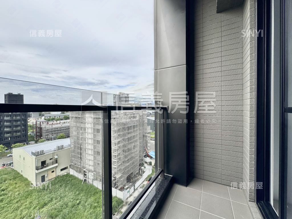 剛落成１４期雅正三房平車房屋室內格局與周邊環境