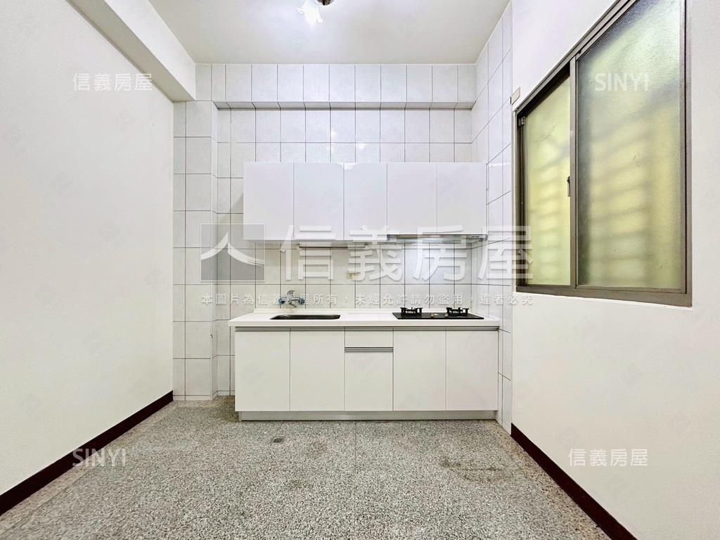 大地坪精美社區透天房屋室內格局與周邊環境