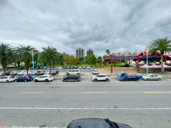 車站旁金透店人潮多